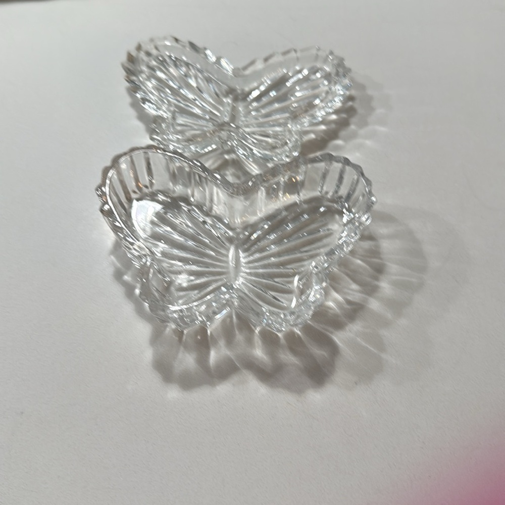 Crystal Butterfly Dish with Cover. - Picture 3 of 3